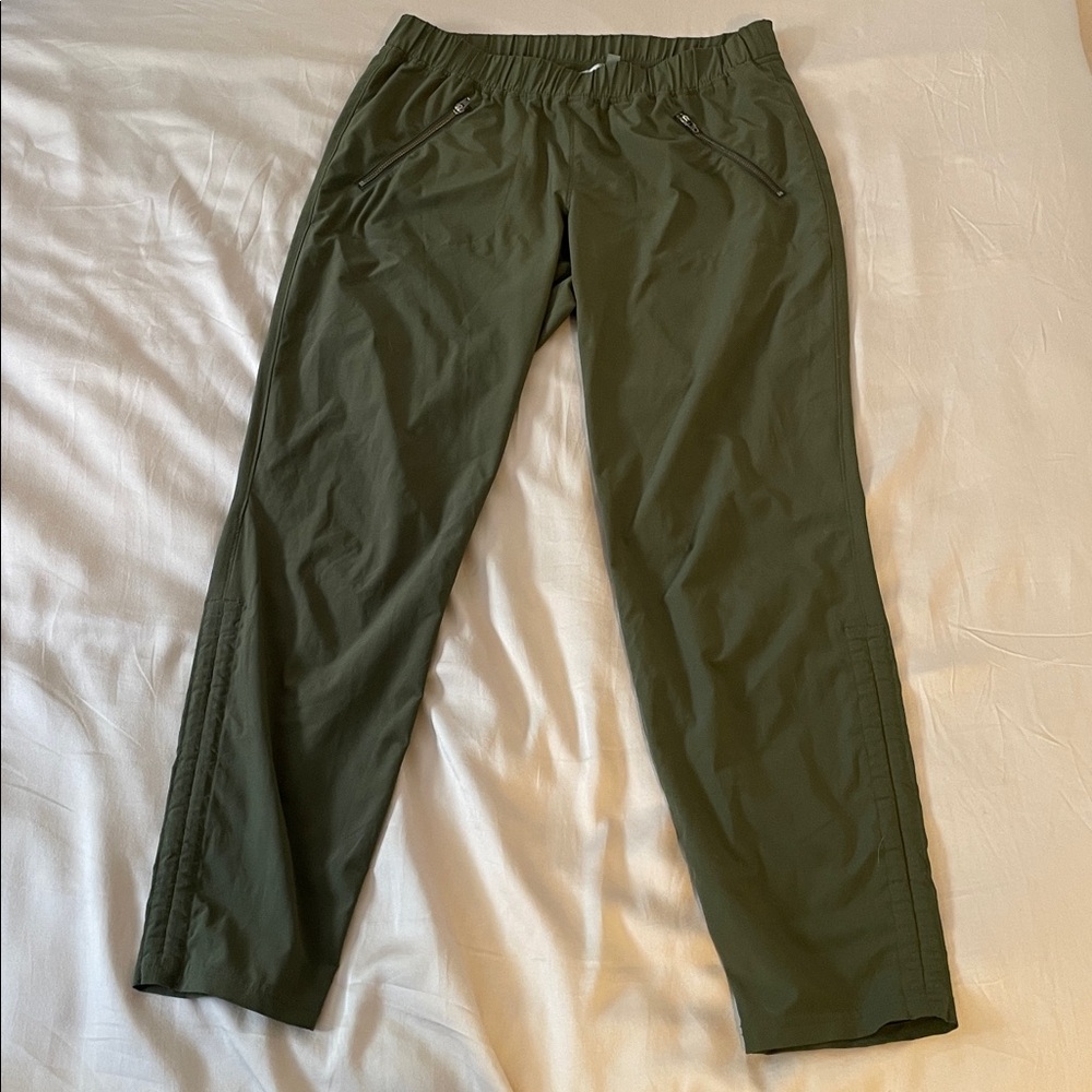 Athleta Olive Lightweight Jogger Pants with Zipper Pockets